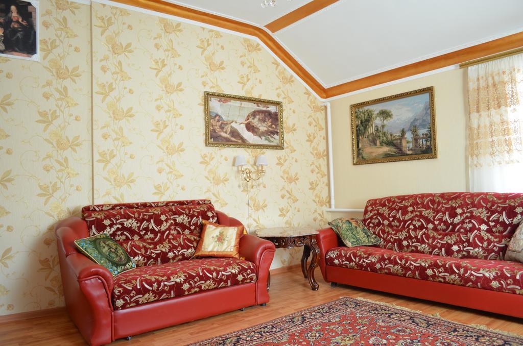 كريفوي روغ Cottages On Gdantsevskaya Street الغرفة الصورة
